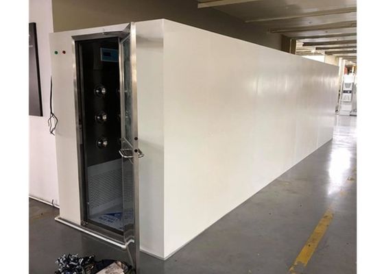 Túnel do chuveiro de ar da entrada do quarto desinfetado com 7